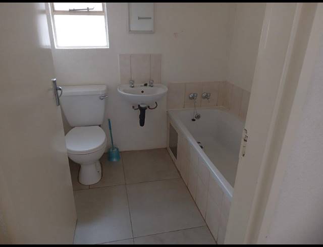 2 BEDROOM FREEHOLD FOR SALE IN SALFIN